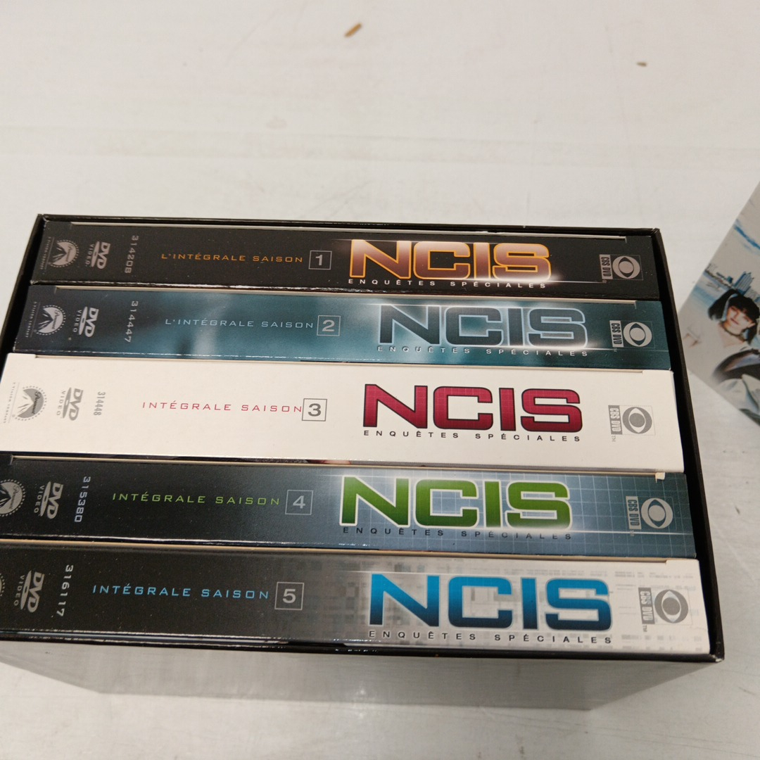 Coffret intégral des Saisons 1 à 5 NCIS Très bon état - Vue 2 - 